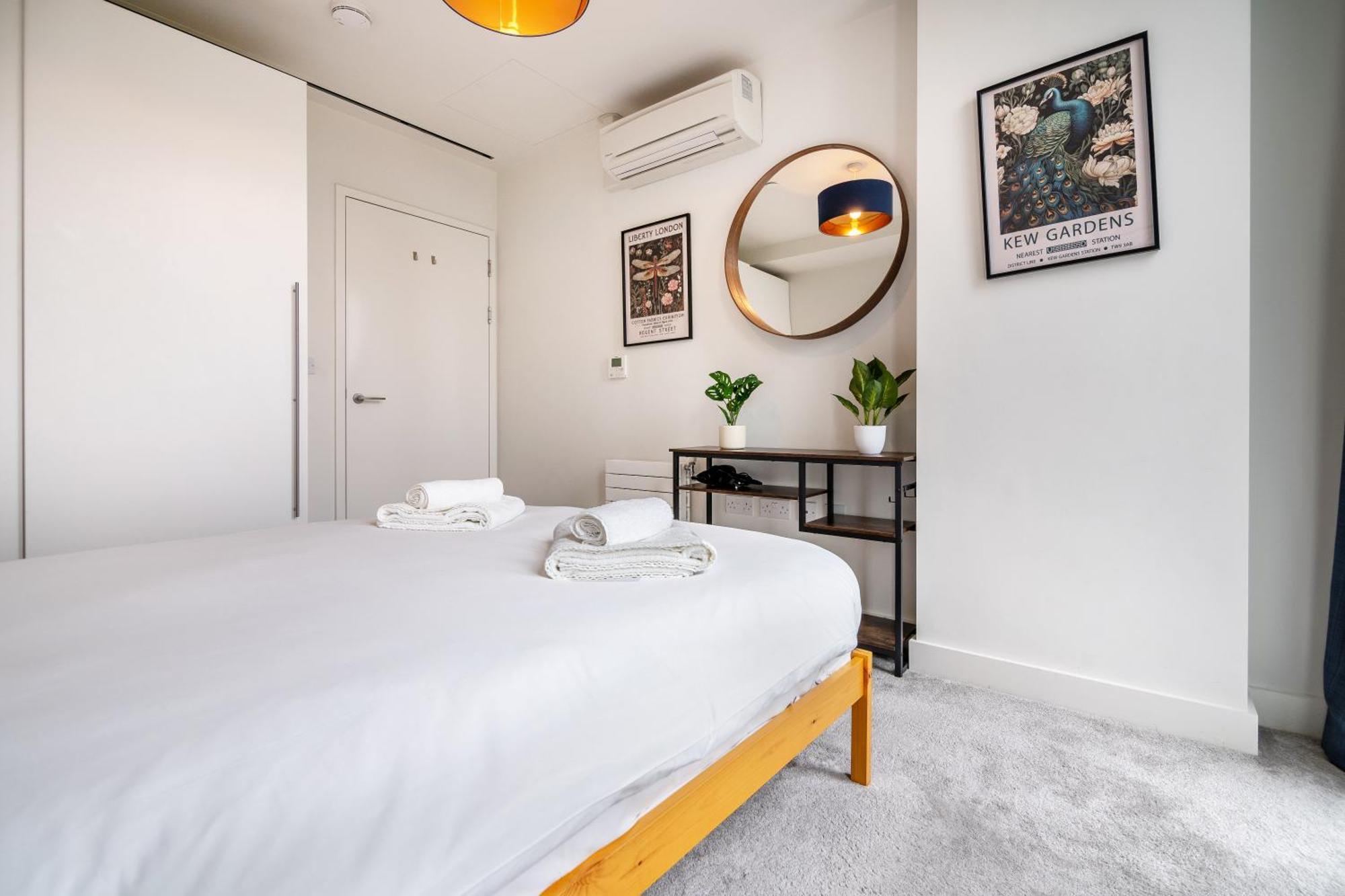 Apartment Chic & Stylish 2-bed In The Heart Of London