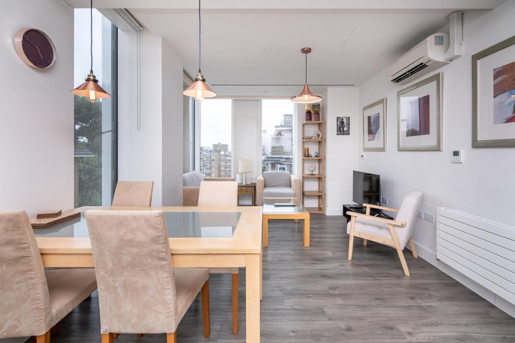 Apartment Chic & Stylish 2-bed In The Heart Of