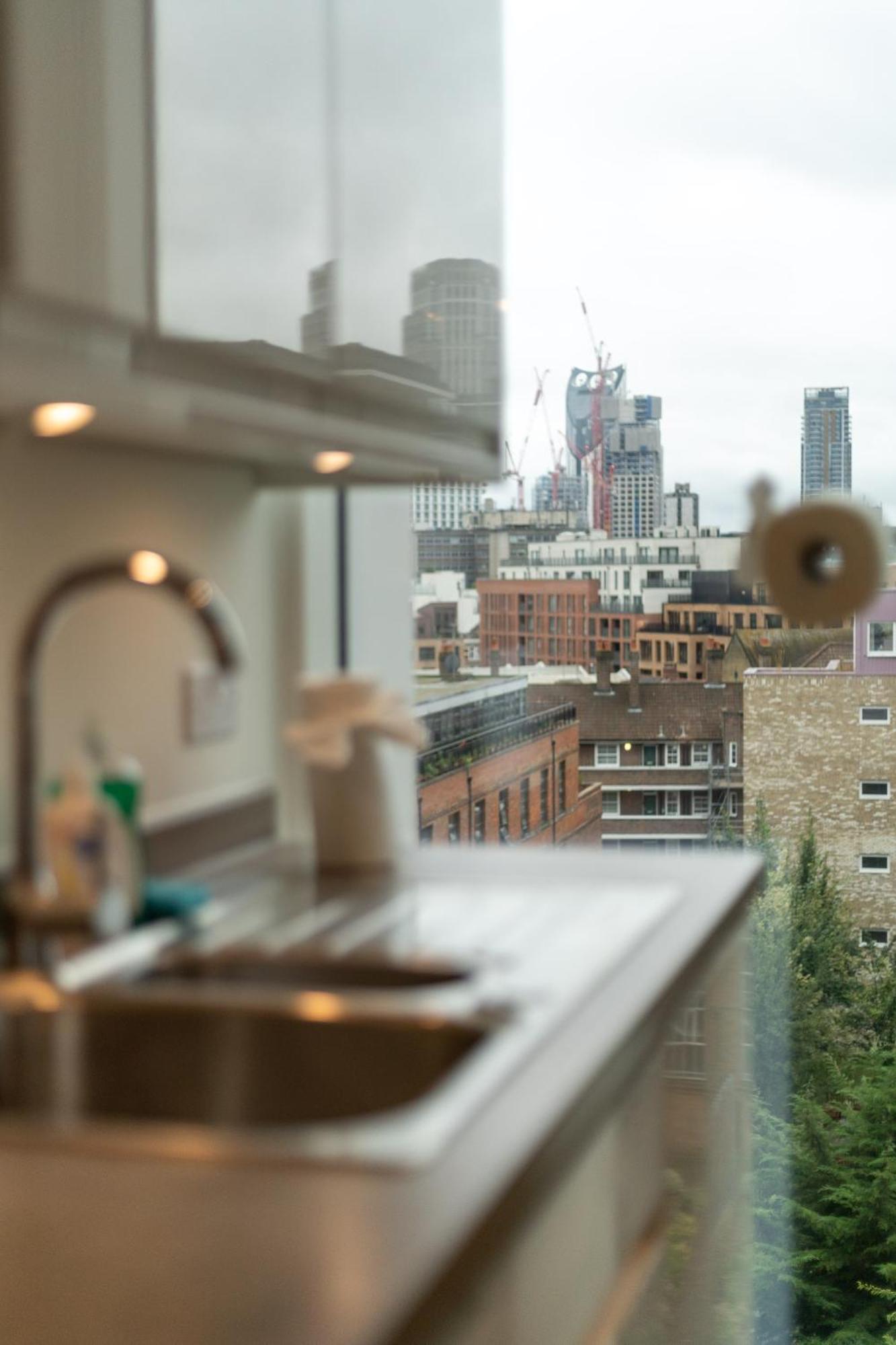 Chic & Stylish 2-bed In The Heart Of Apartment London