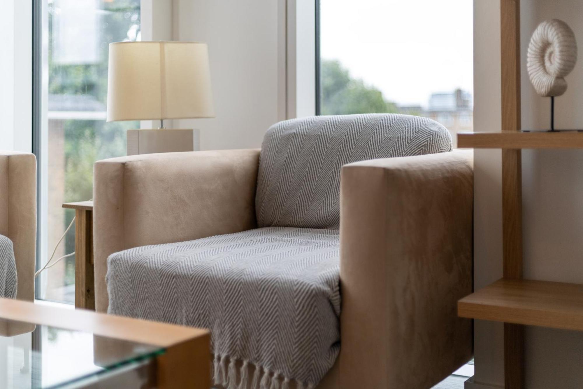 Chic & Stylish 2-bed In The Heart Of Apartment