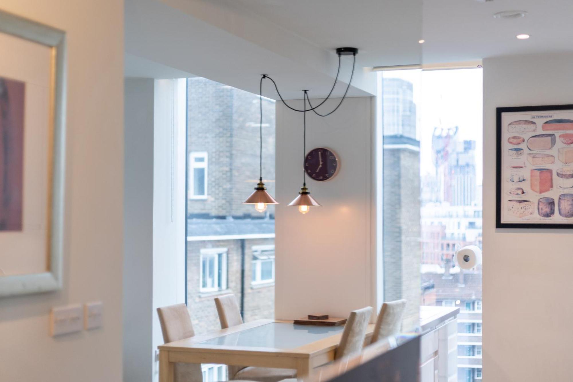 Chic & Stylish 2-bed In The Heart Of * London