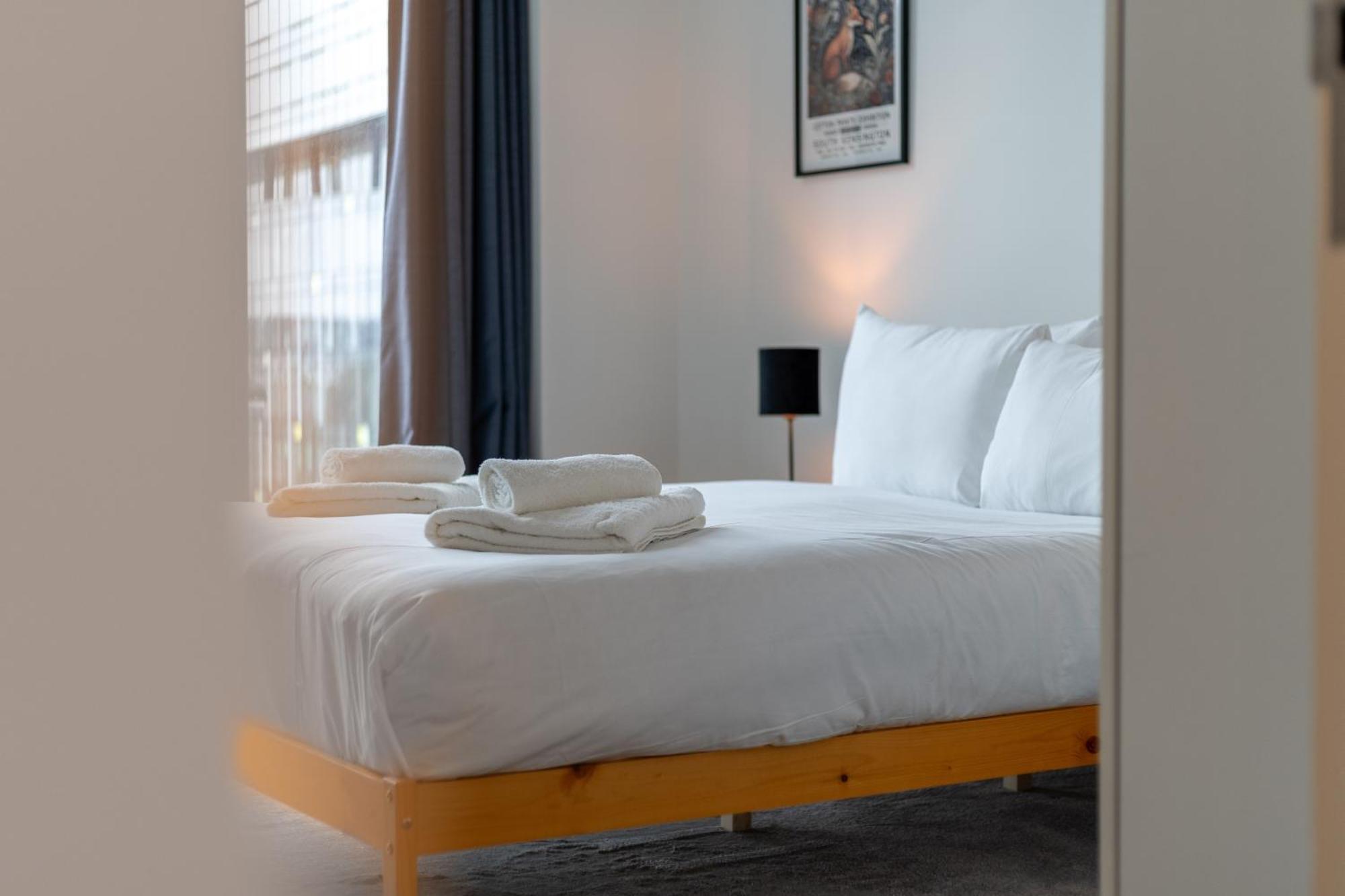 Apartment Chic & Stylish 2-bed In The Heart Of London