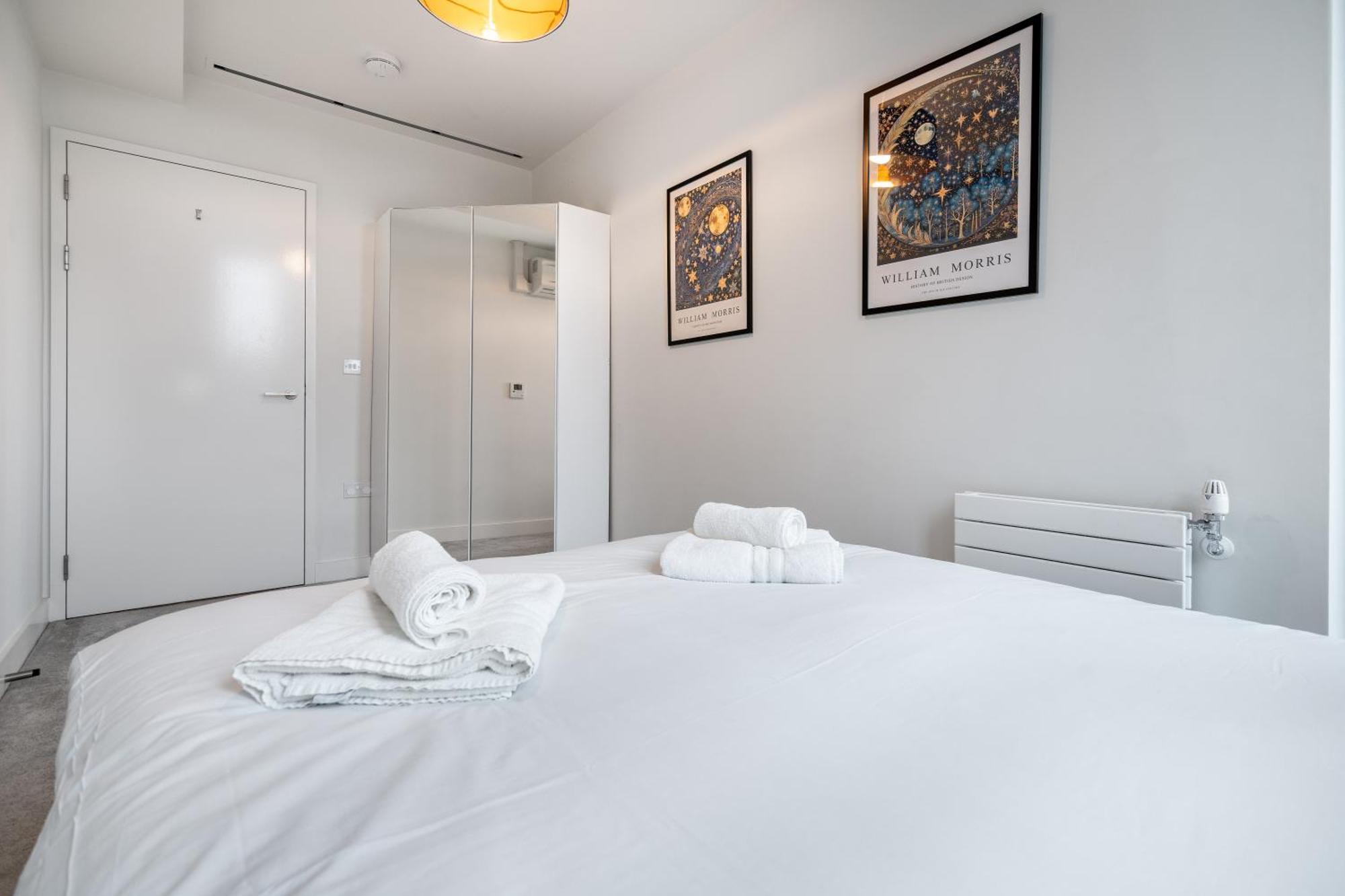 Chic & Stylish 2-bed In The Heart Of Apartment London